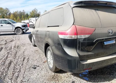 2013 Toyota Sienna Xle V6 8 Passenger из США, поврежденный, VIN 5TDYK3DC0DS382777